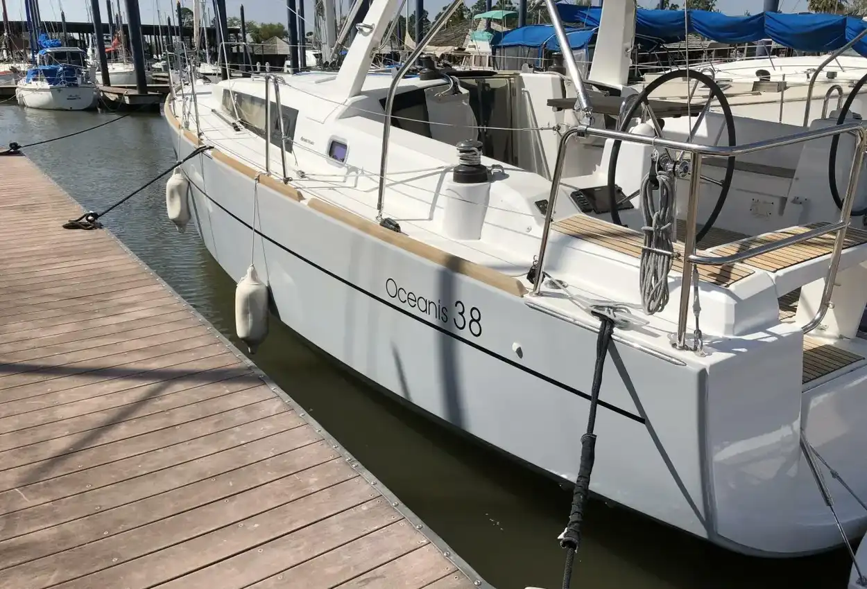 Thumbnail von Beneteau Oceanis 38