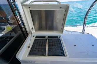 Thumbnail von Riviera 6000 Sport Yacht