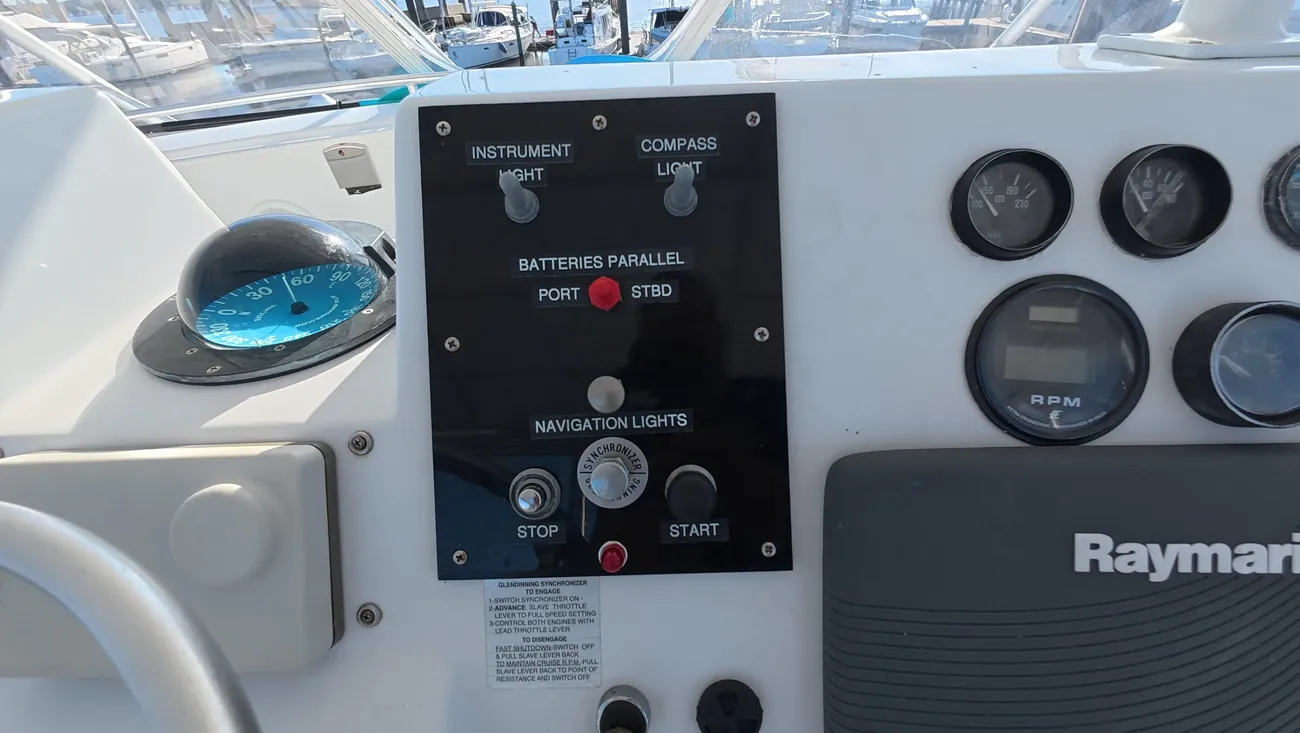 Thumbnail von Hatteras 53 Convertible