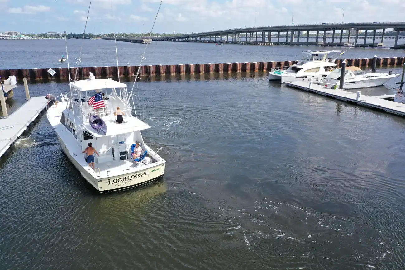 Thumbnail von Hatteras 53 Convertible