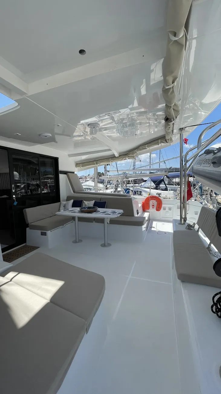 Thumbnail von Lagoon 42 Liquid Asset