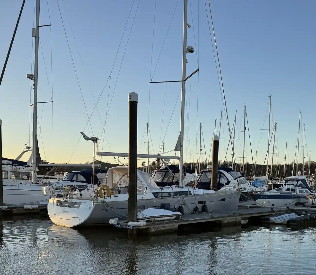 Thumbnail von Beneteau Oceanis 45 Elena