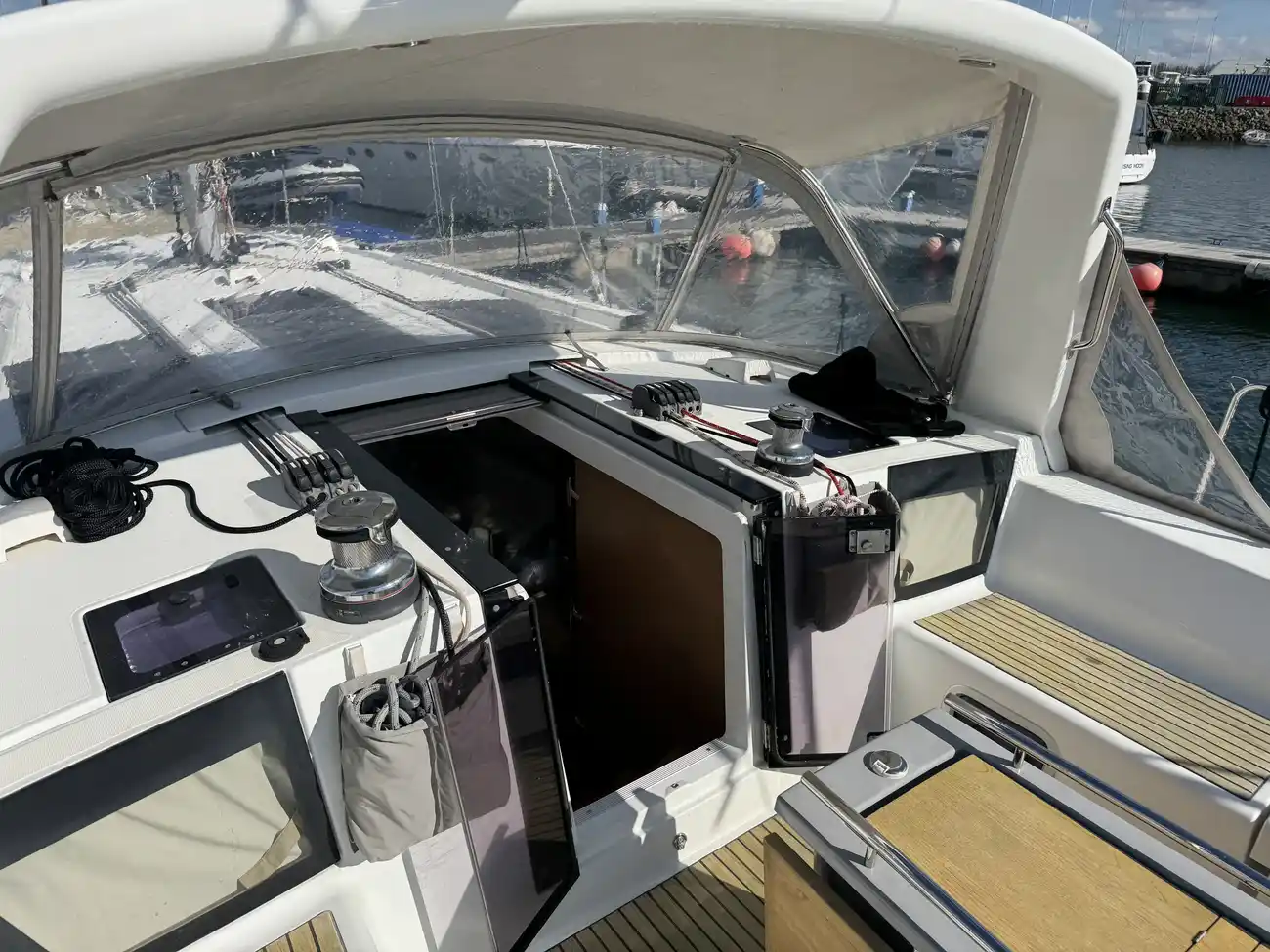 Thumbnail von Beneteau Oceanis 45 Elena