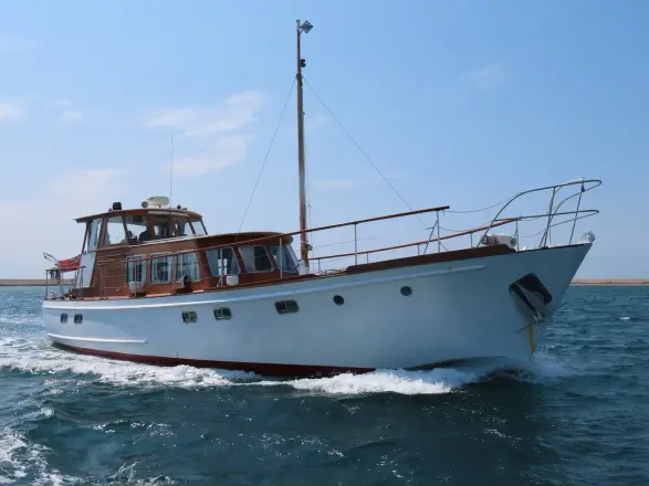 Fleur de Lys 50 Adrienne