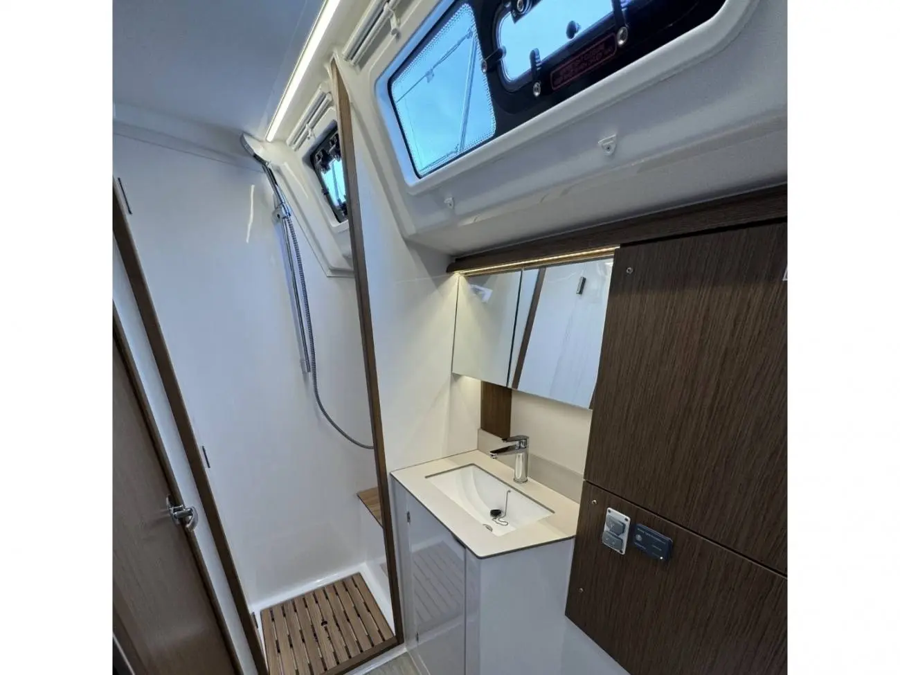 Thumbnail von Bavaria C46 223000060