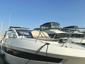 Thumbnail von Cruisers Yachts 390 Express Coupe LUX LIFE