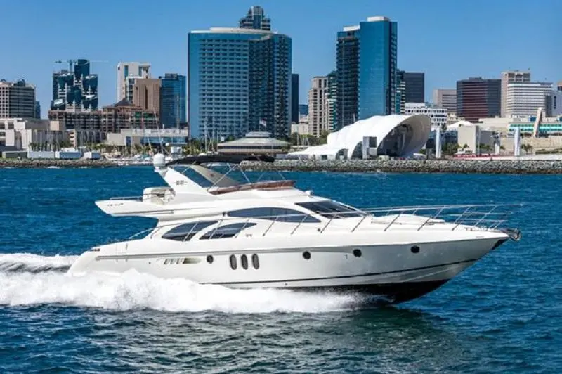 Azimut 62