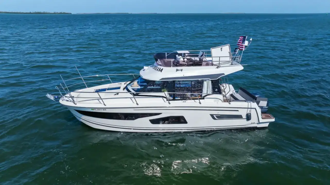 Jeanneau NC 1095 Fly Trinity