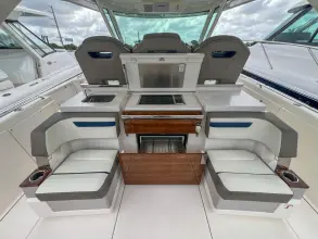 Thumbnail von Tiara Yachts 38 LS
