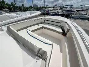 Thumbnail von Tiara Yachts 38 LS