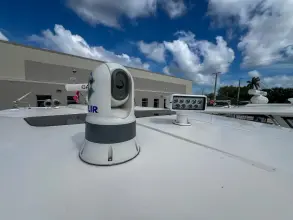 Thumbnail von Tiara Yachts 38 LS