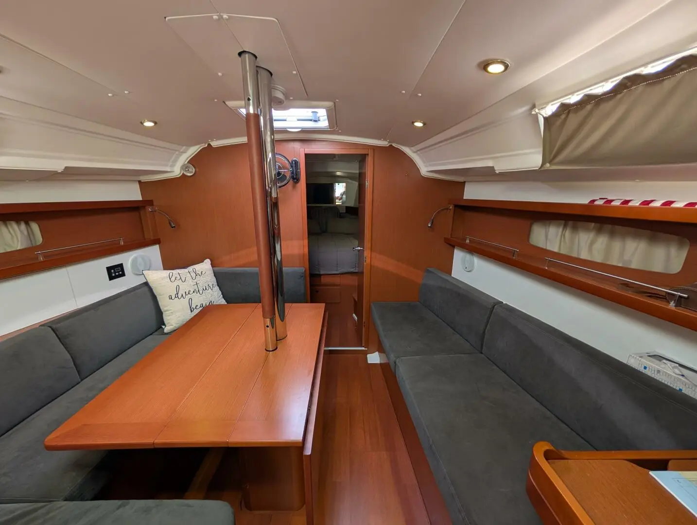 Thumbnail von Beneteau Oceanis 37 Knot A Clew