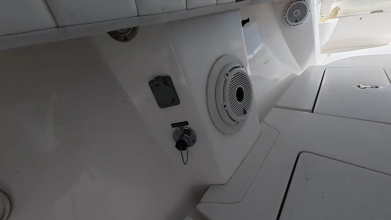 Thumbnail von Intrepid 327 CC