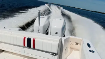 Thumbnail von Intrepid 327 CC