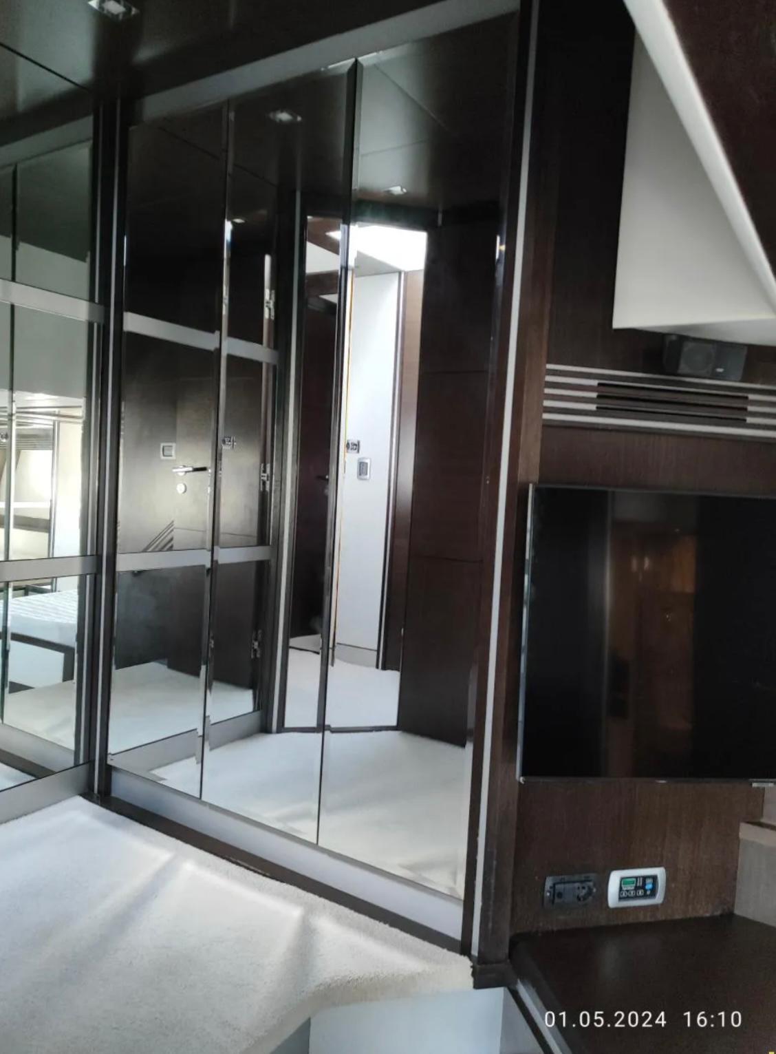 Thumbnail von Dominator 62