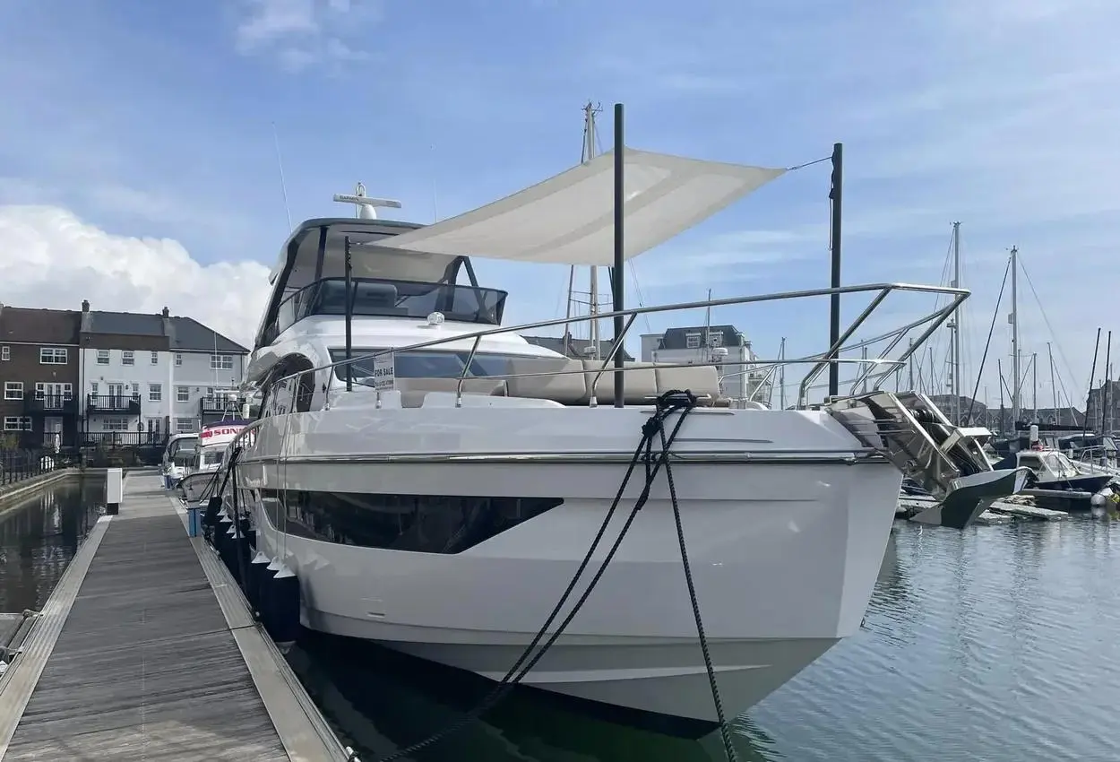 Thumbnail von Azimut 68