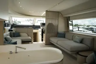 Thumbnail von Azimut 68