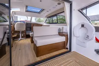 Thumbnail von Haines 32 Sedan Sumtoi (Name Retained)