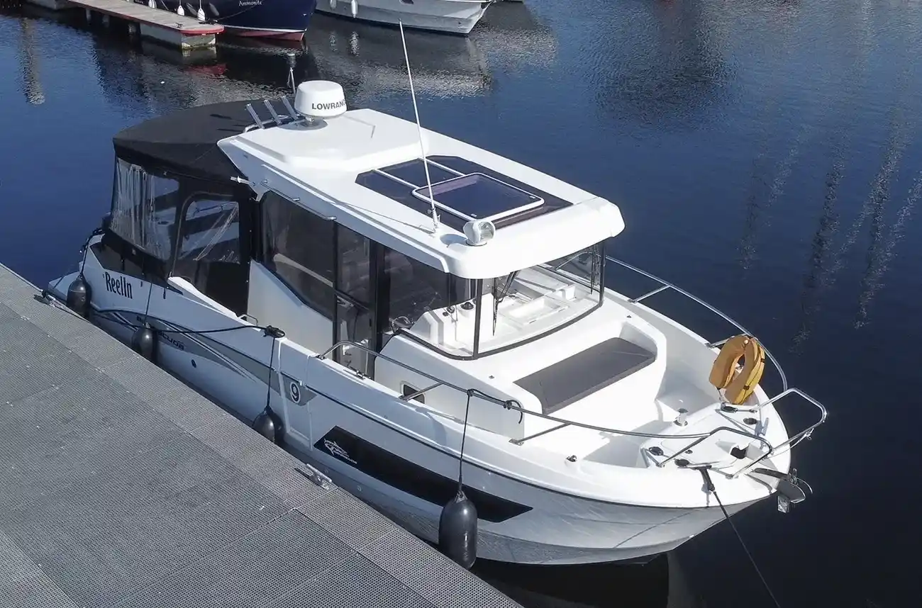 Beneteau Barracuda 9 Reelin