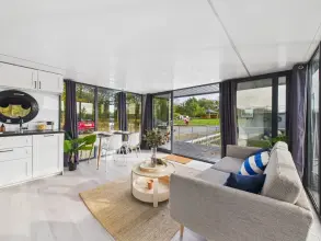 Thumbnail von Waterlodge Five Oasis Five Waterlodge.