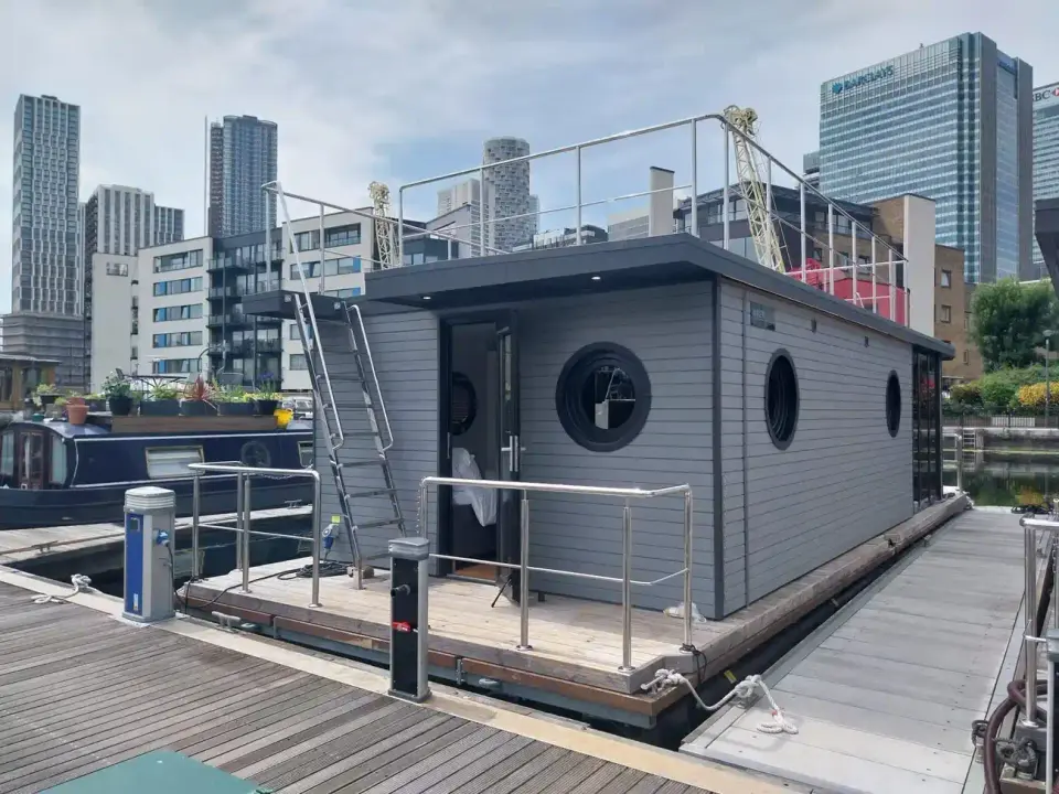 Waterlodge Three Oasis Three Waterlodge