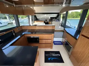 Thumbnail von Sealine F530