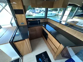 Thumbnail von Sealine F530