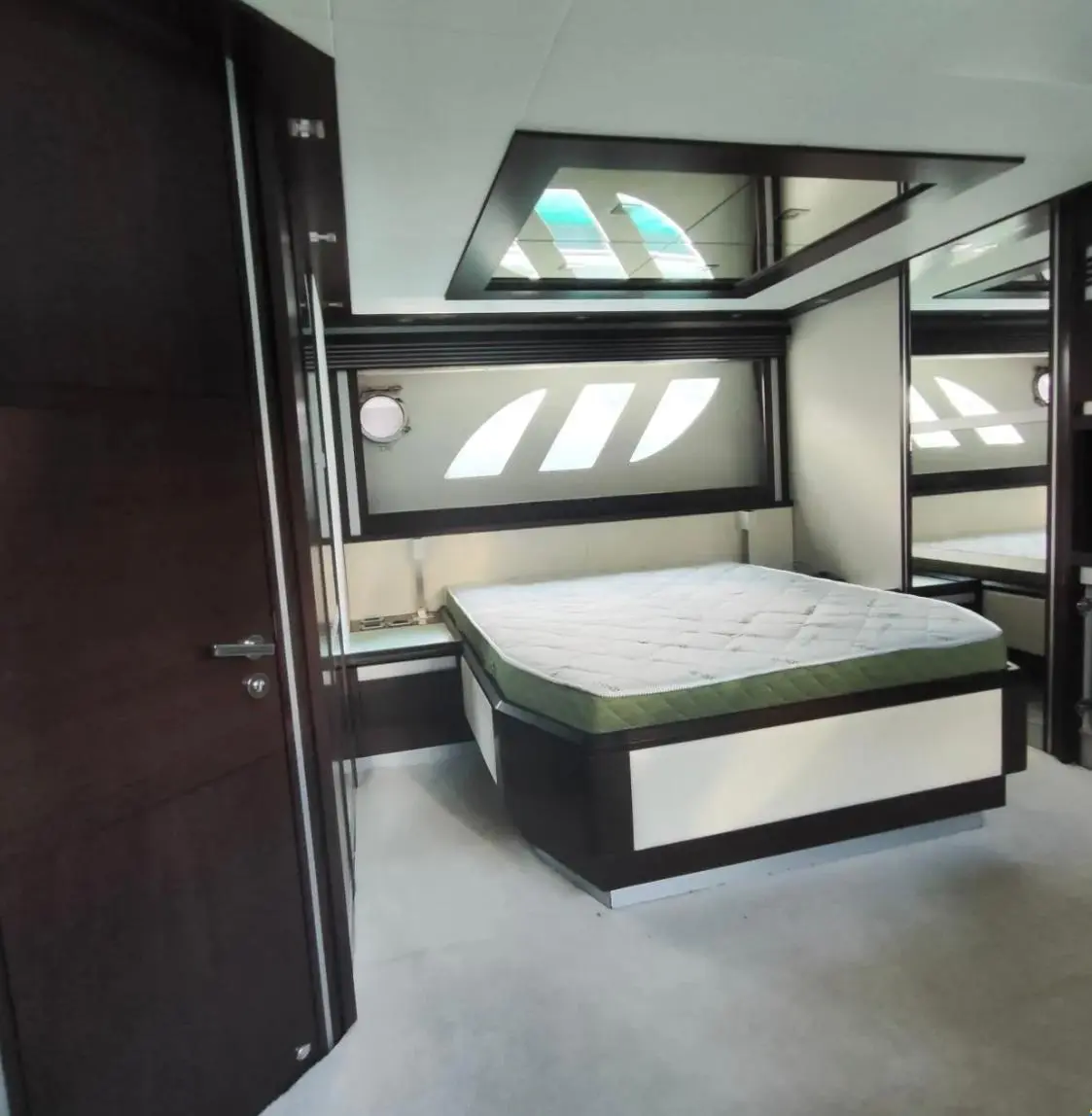 Thumbnail von Dominator 62 S