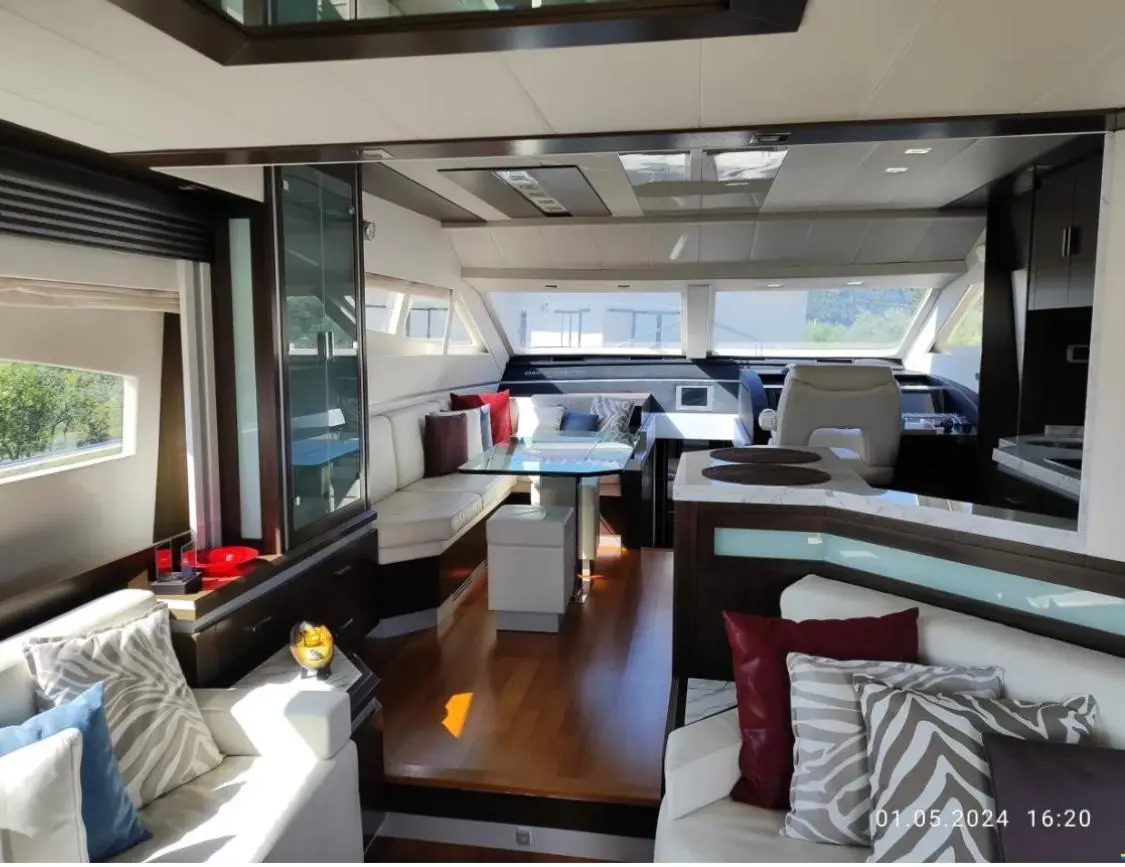 Thumbnail von Dominator 62 S