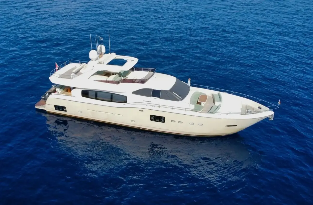 Ferretti Yachts 840 FERRETTI YACHTS ALTURA 840