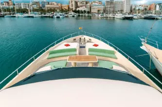 Thumbnail von Ferretti Yachts 840 FERRETTI YACHTS ALTURA 840