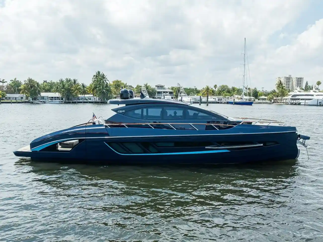 Lazzara Yachts LSX 67 LAZZARA LSX 67