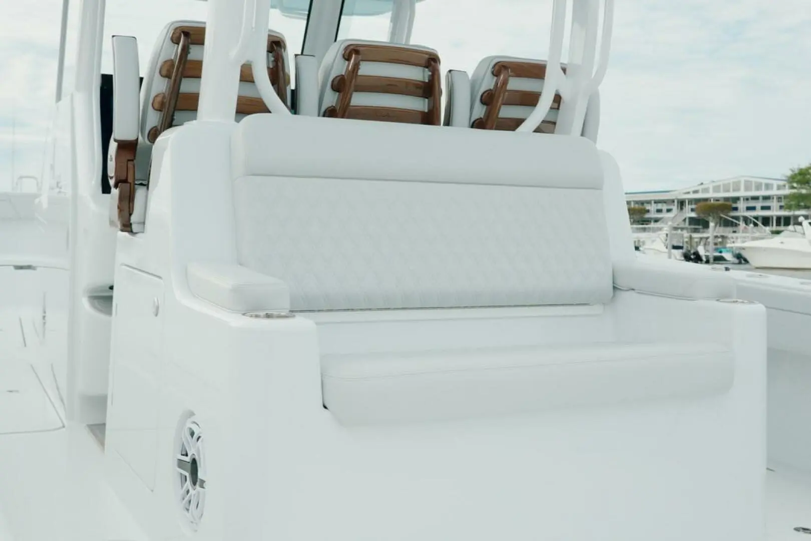 Thumbnail von Costa 34SV Solid State