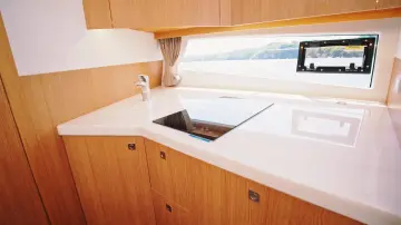 Thumbnail von Galeon 335 HTS