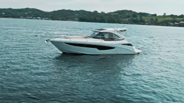 Thumbnail von Galeon 335 HTS