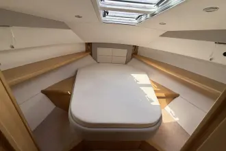 Thumbnail von Haines 32 Sedan Name to be retained by vendor