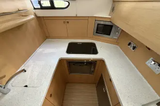 Thumbnail von Haines 32 Sedan Name to be retained by vendor