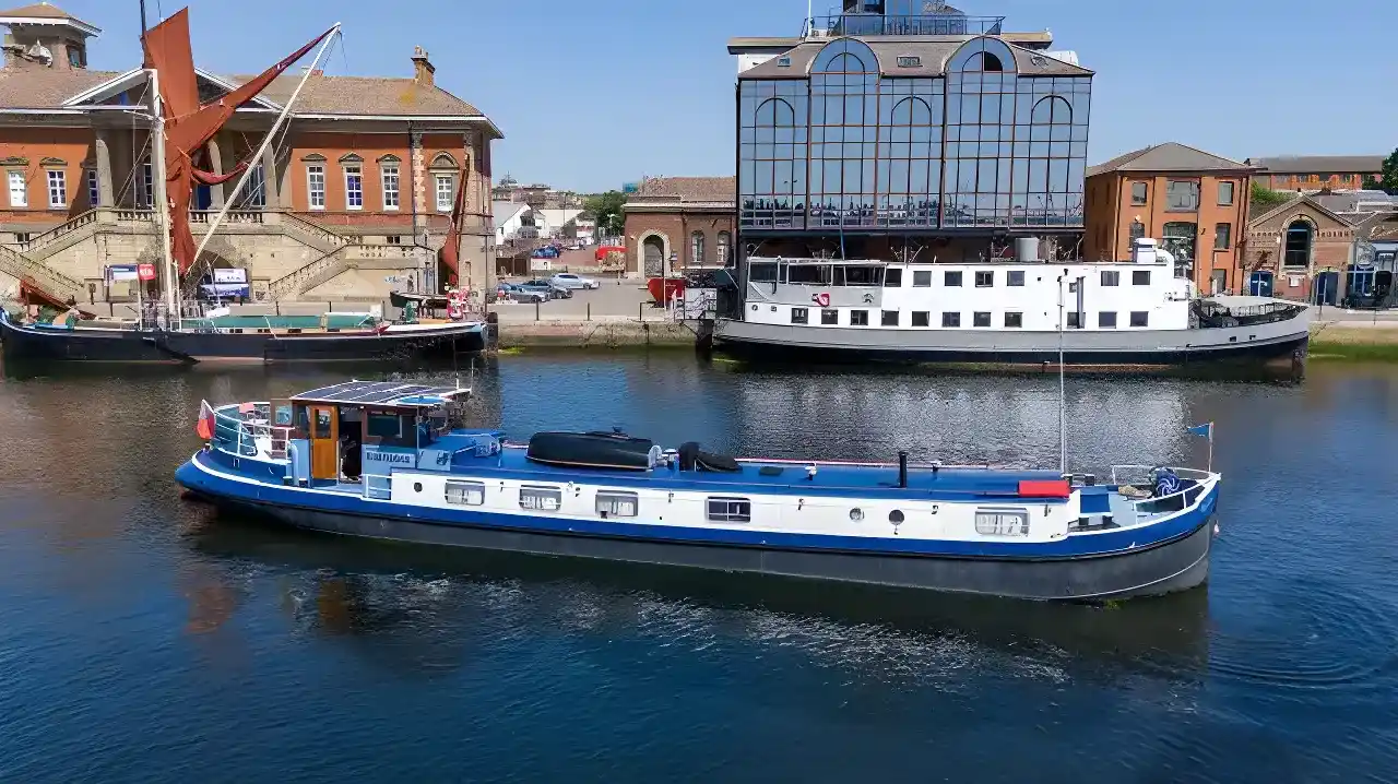 Dutch Luxemotor 23m Barge