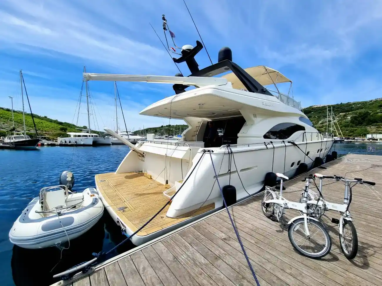 Thumbnail von Ferretti Yachts 68