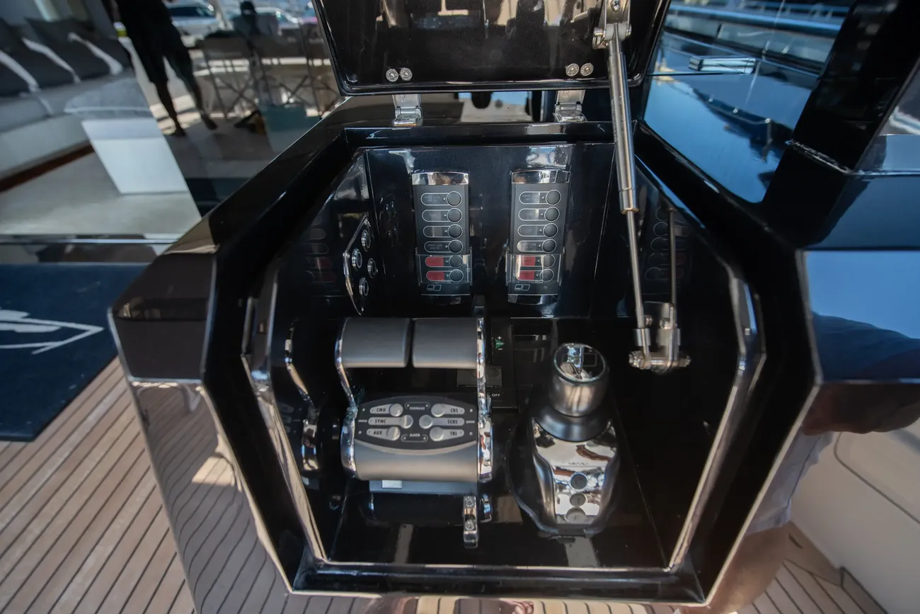 Thumbnail von Astondoa 100 Century