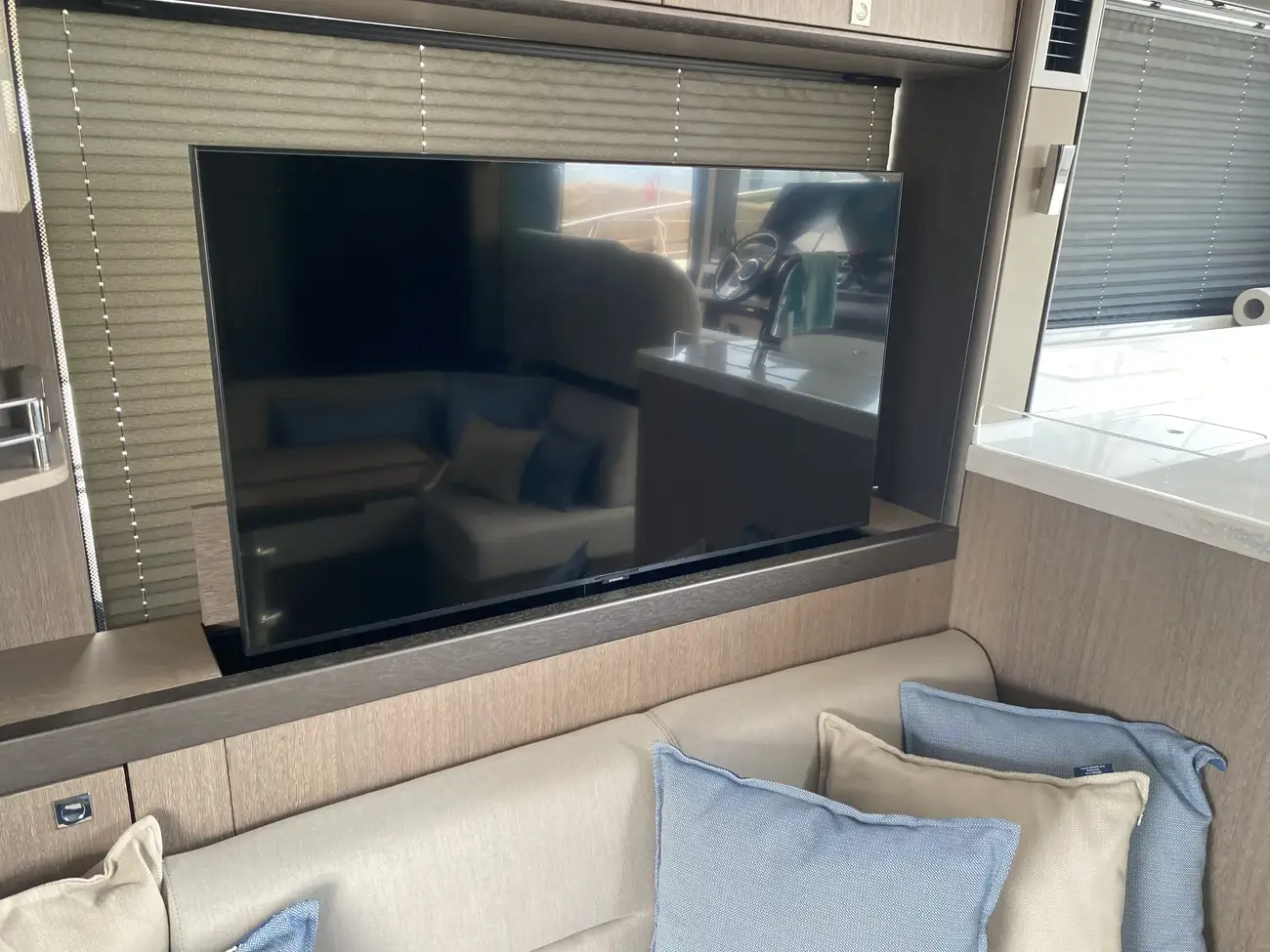 Thumbnail von Galeon 440 FLY