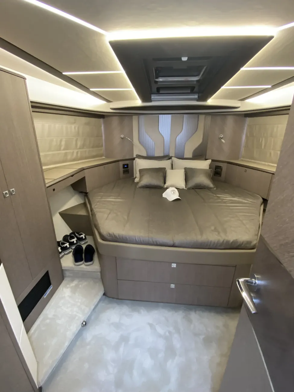 Thumbnail von Galeon 440 FLY