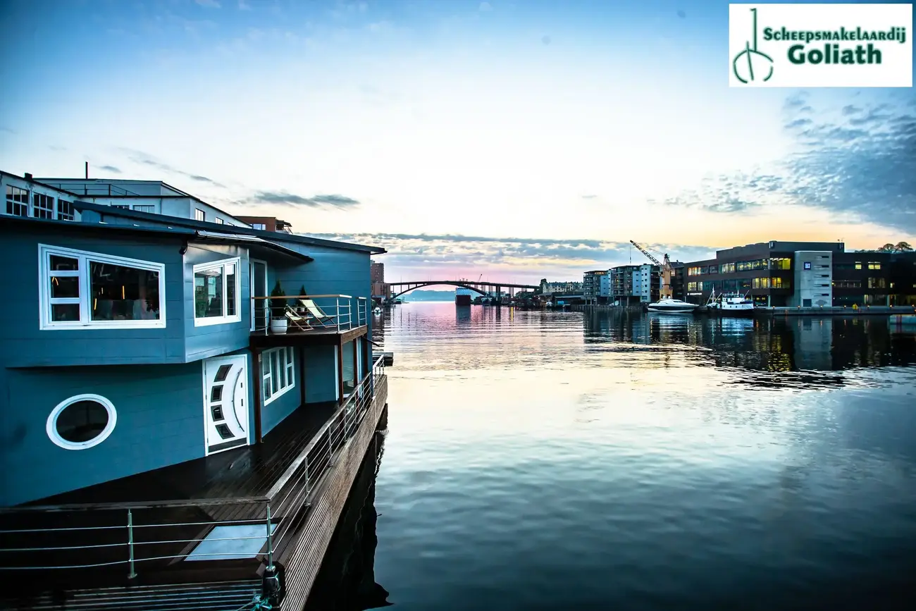 Thumbnail von Grey Floating House Houseboat