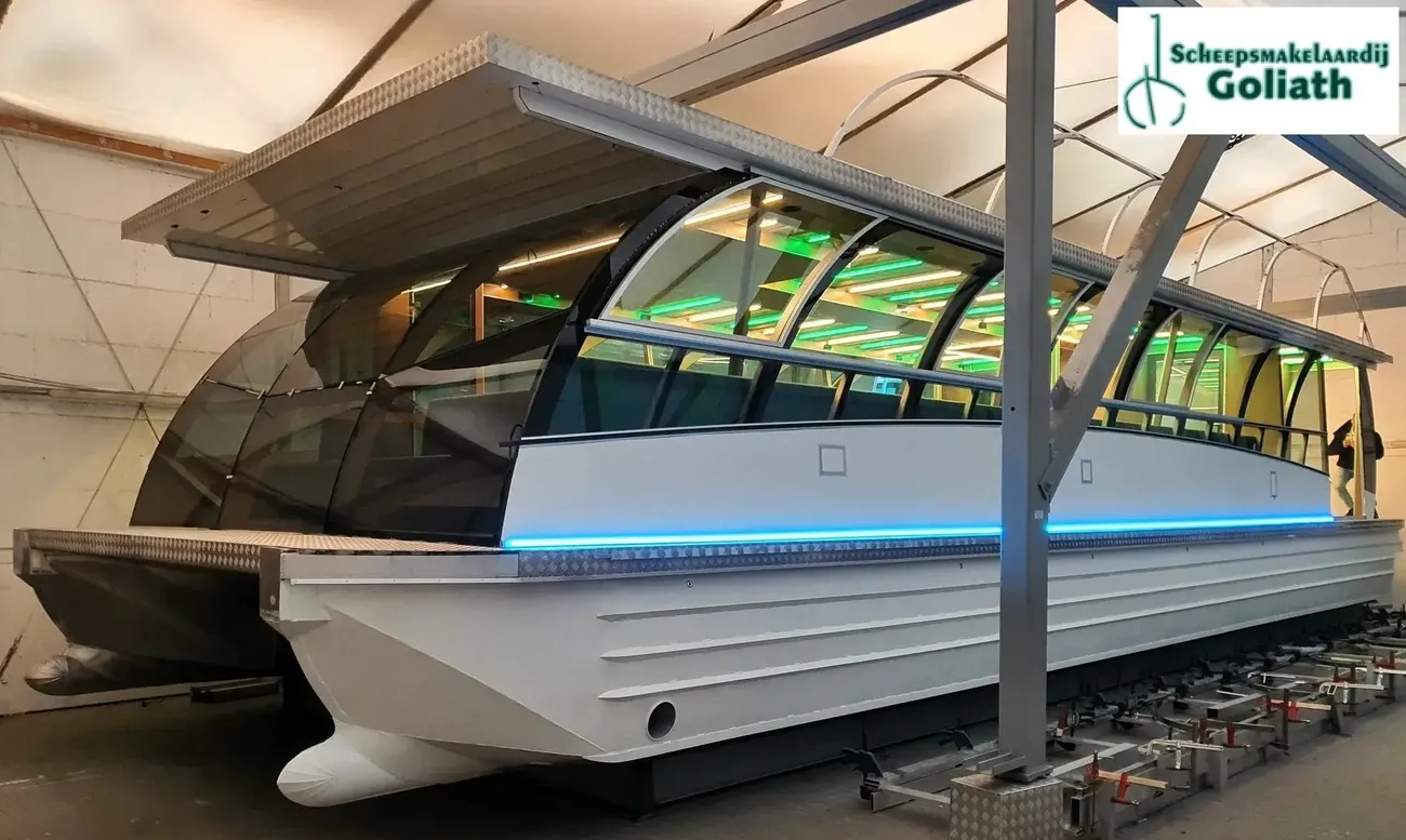 Houseboat Holiday Boat 56