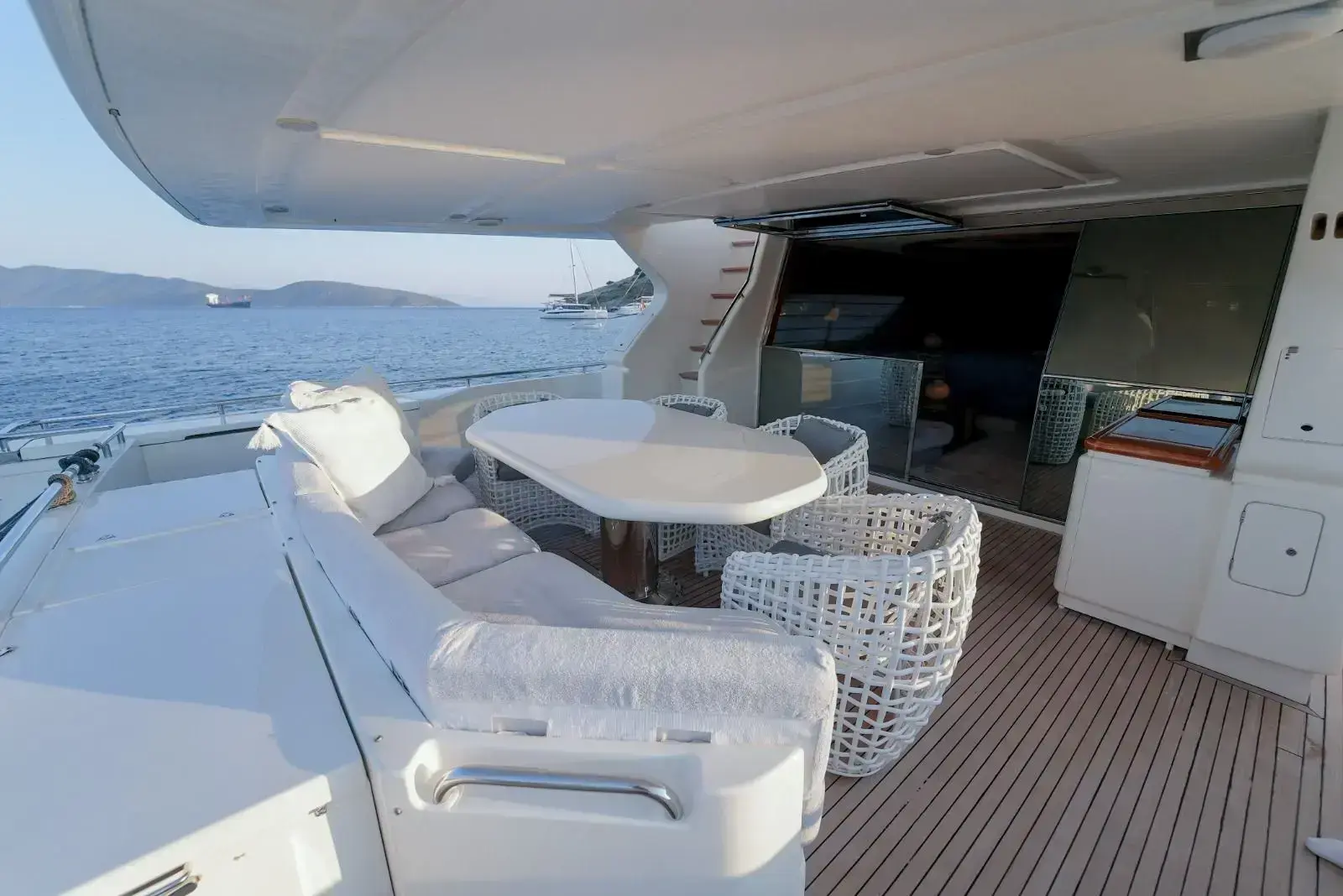 Thumbnail von Ferretti Yachts 80 Hanan