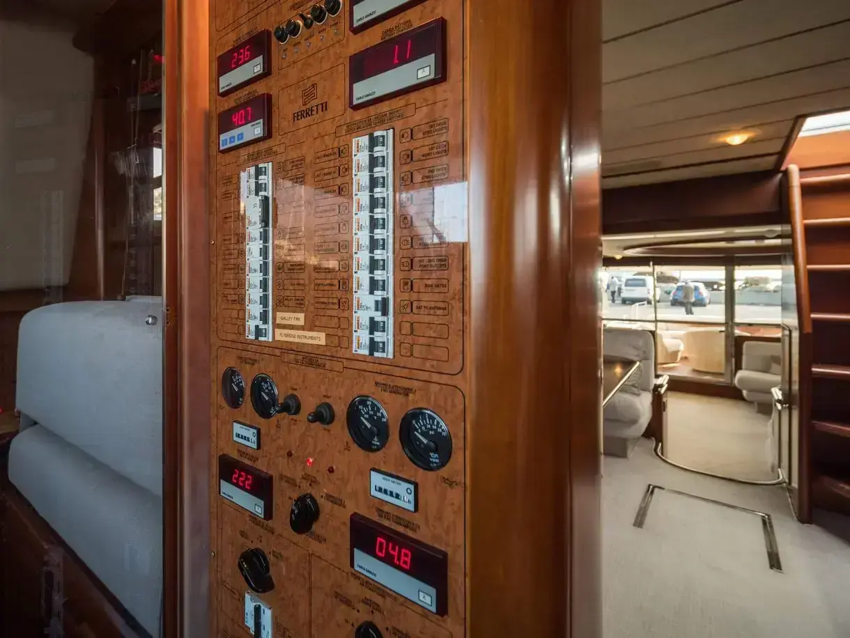 Thumbnail von Ferretti Yachts 80 Hanan