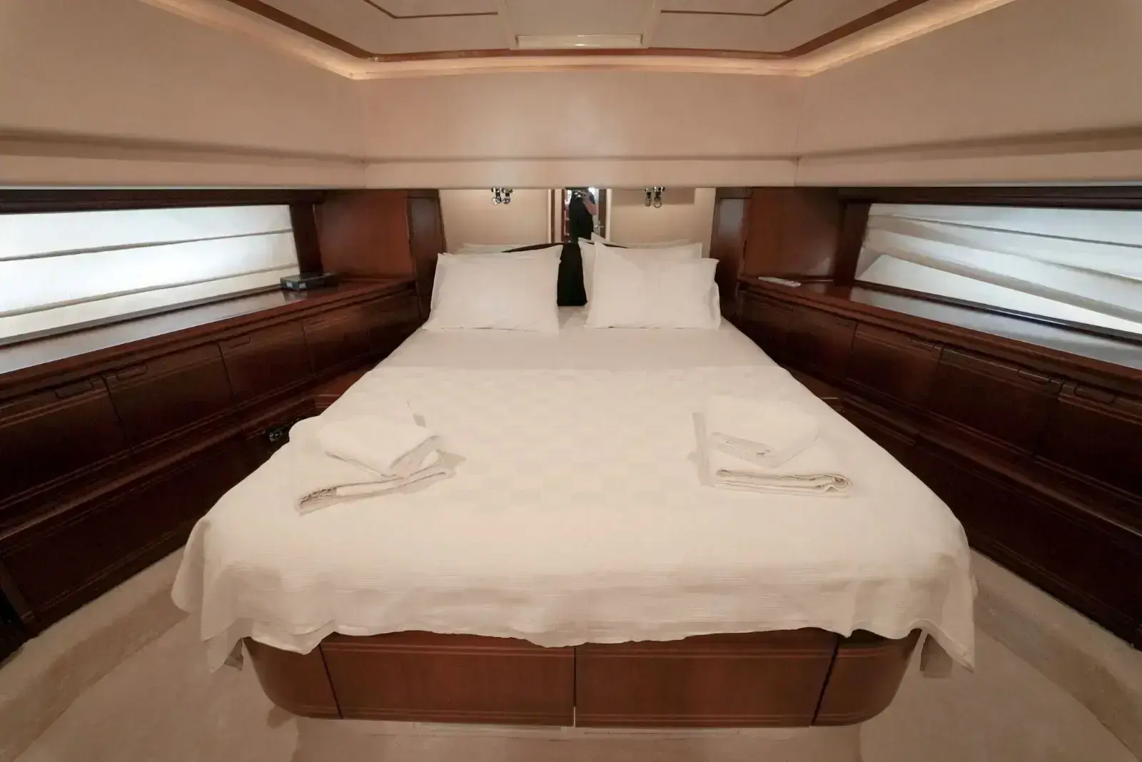 Thumbnail von Ferretti Yachts 80 Hanan