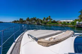 Thumbnail von Azimut 62