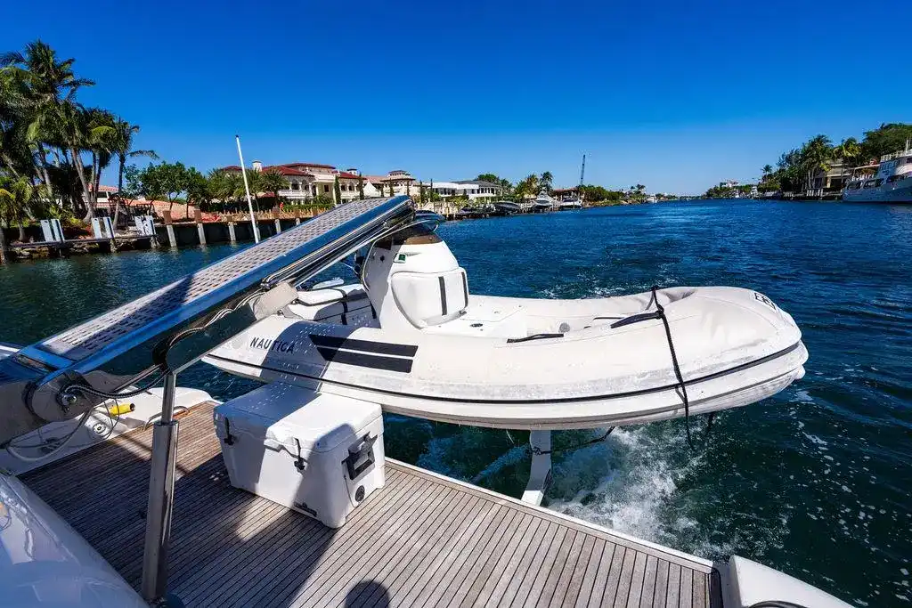 Thumbnail von Azimut 62