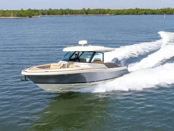 Chris Craft 35 Launch Gt